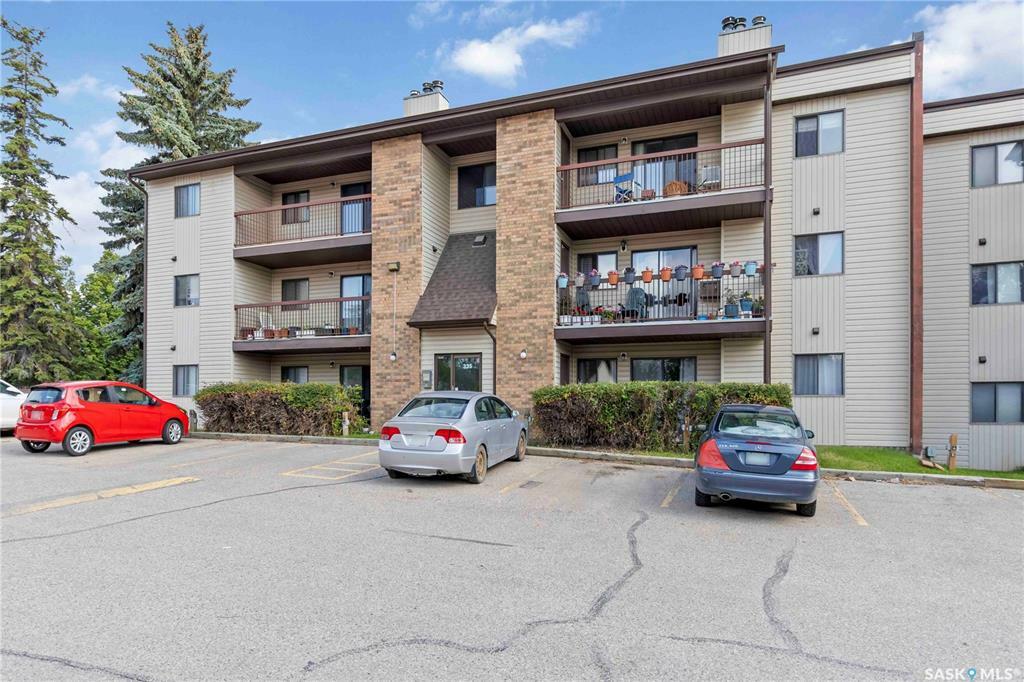 Property Photo: 335 Kingsmere Boulevard 101 SK S7J 4J6