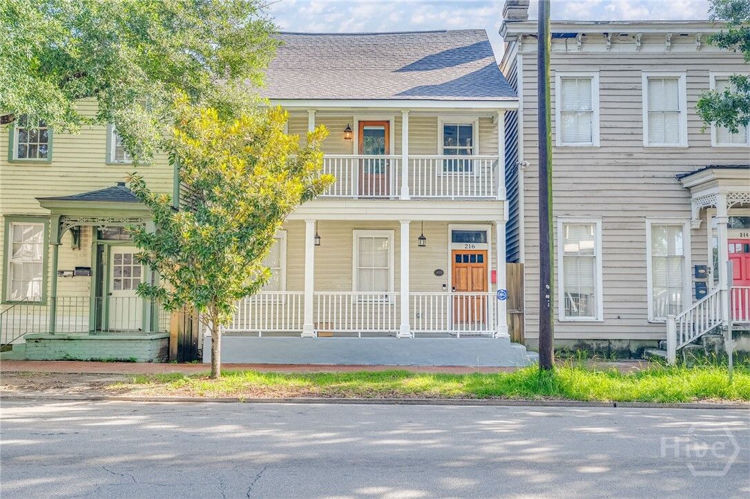 Property Photo: 216 W Henry Street GA 31401