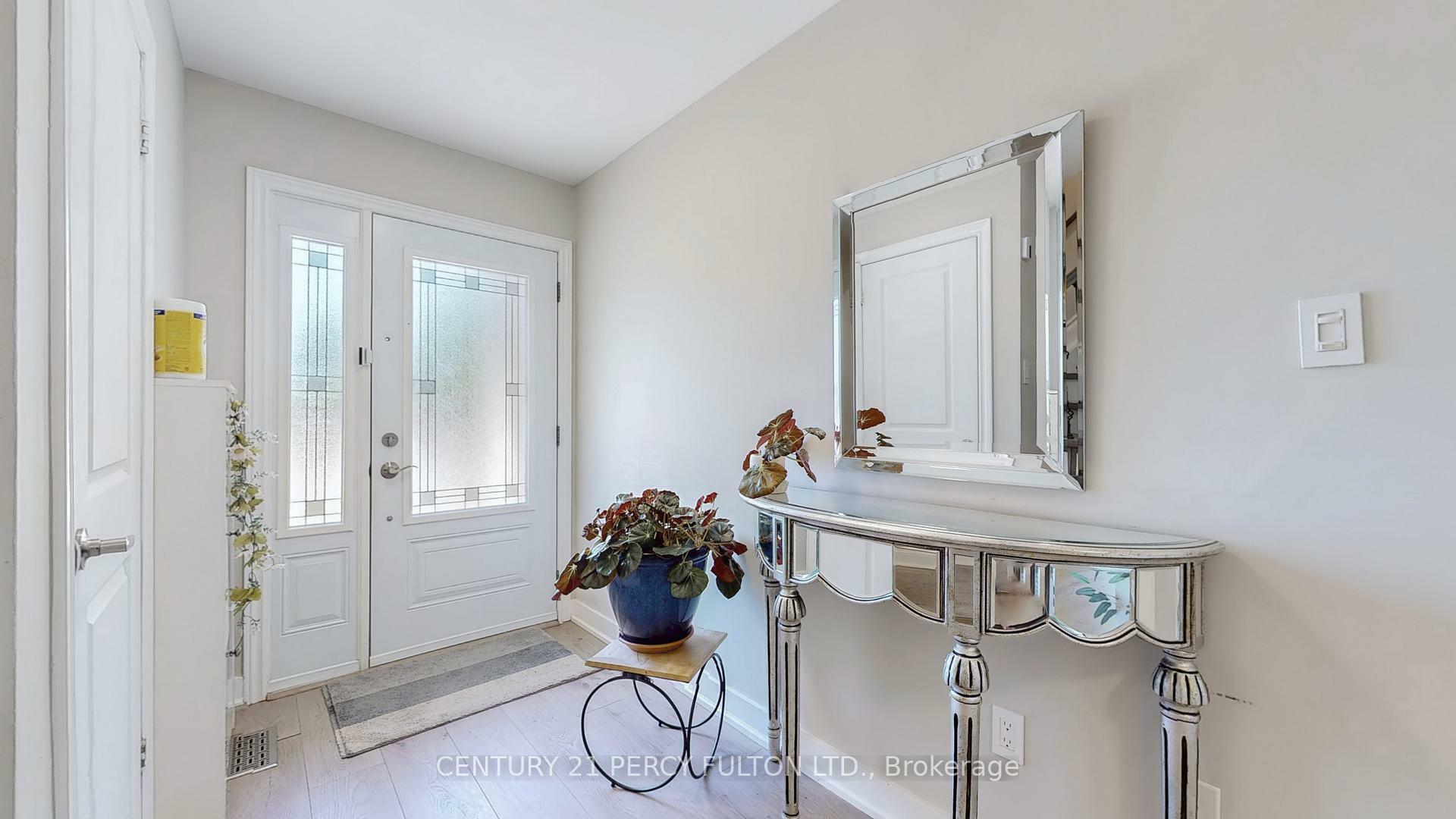 Property Photo: 158 Holm Crescent ON L3T 5J3