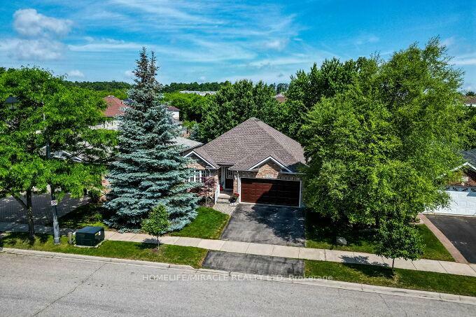 Property Photo: 678 Salzburg Drive ON N2V 2N8
