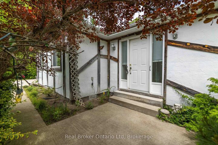 Property Photo:  19 Sandy Pines Trail E  ON N0H 2G0 