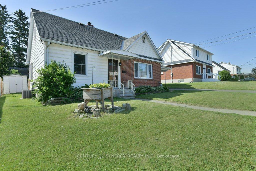 Property Photo: 10 McLachlin Street S ON K7S 2Y8