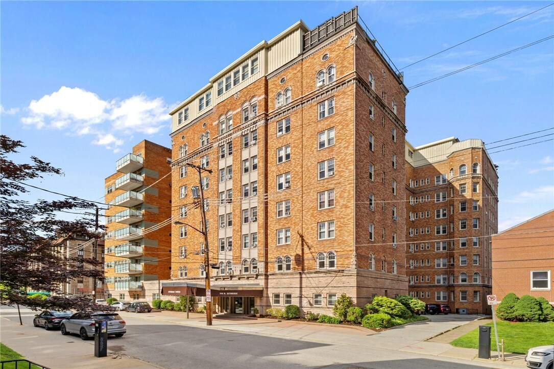 Property Photo: 144 N Dithridge St 801 PA 15213