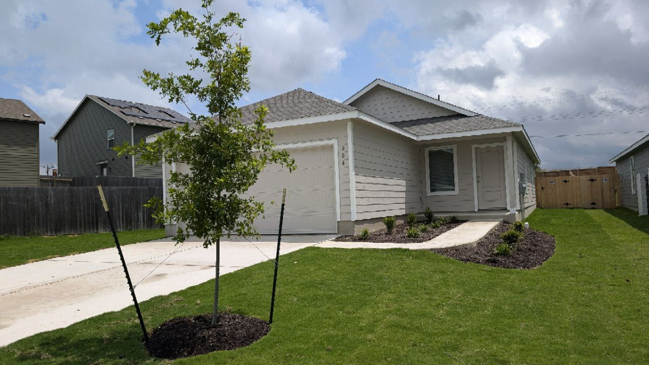 Property Photo: 204 Burt Rainey Lane TX 76537