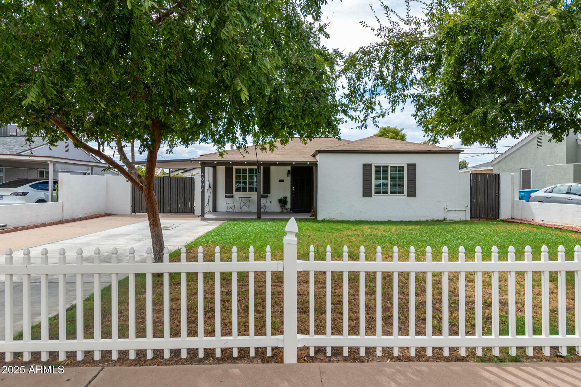 Property Photo: 4006 N 11th Avenue AZ 85013