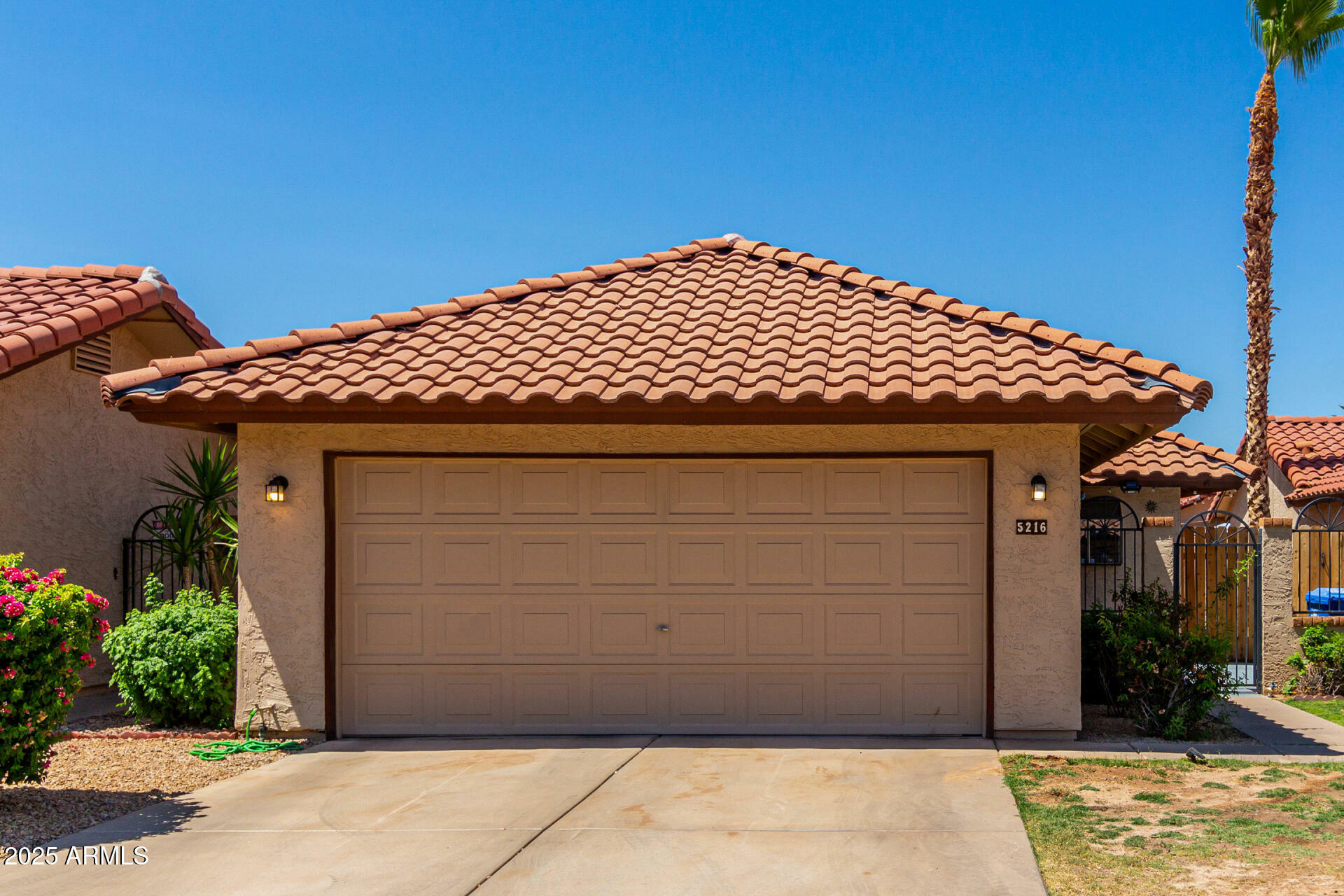 5216 E Half Moon Drive  Phoenix AZ 85044 photo