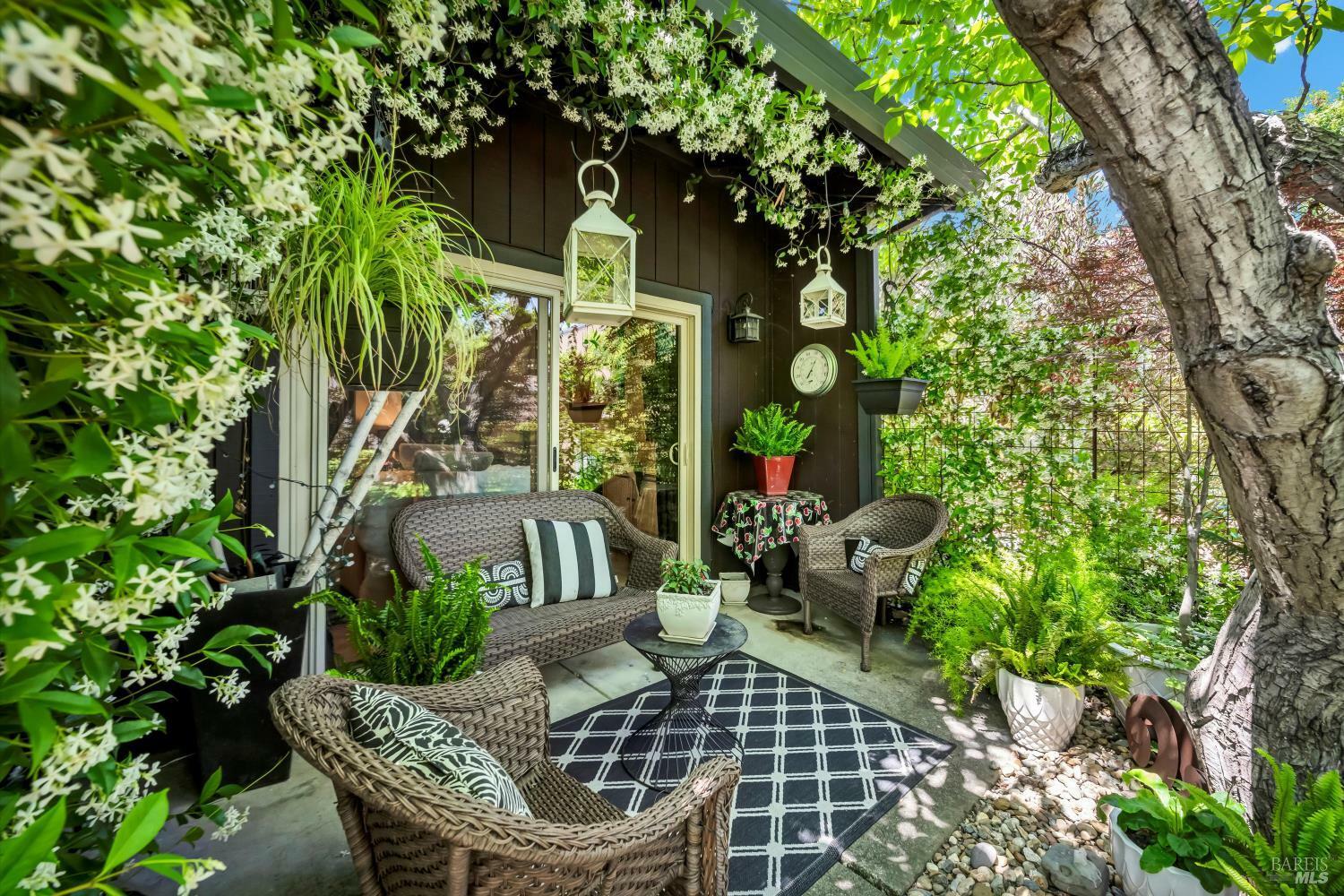 Property Photo: 264 Los Alamos Road CA 95409