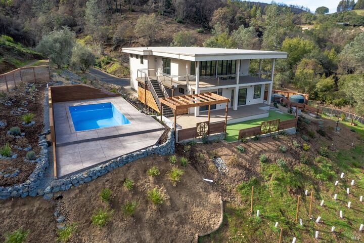 Property Photo: 8353 8349 W Dry Creek Road CA 95448