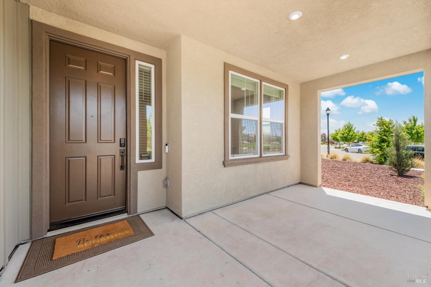 Property Photo: 725 Fielding Way CA 95620