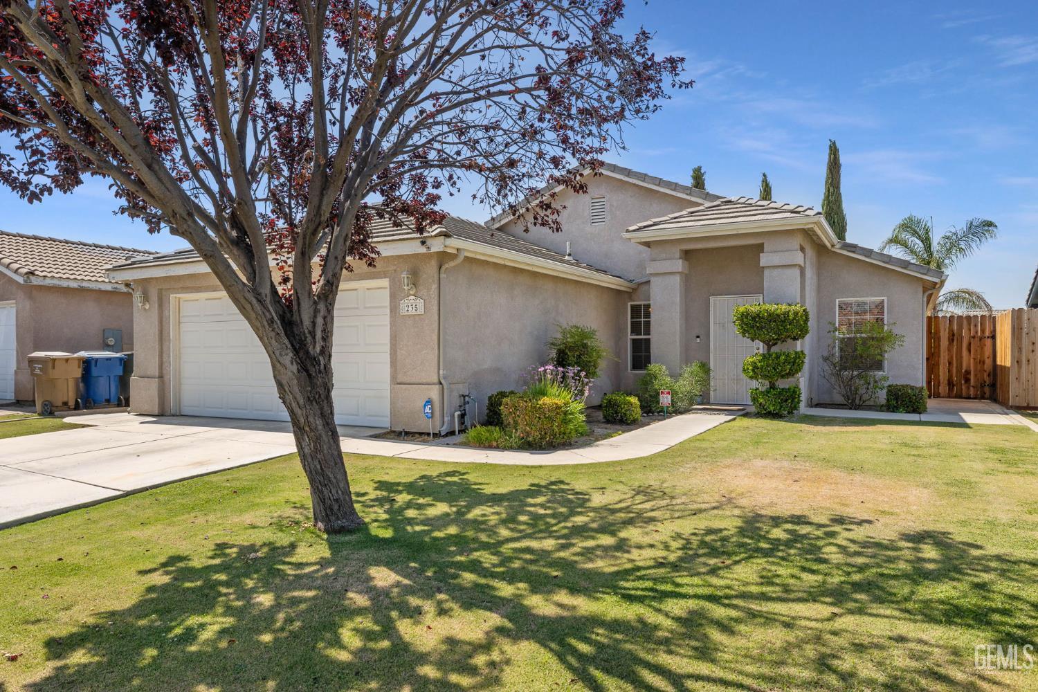 Property Photo: 235 W Pilot Avenue CA 93308