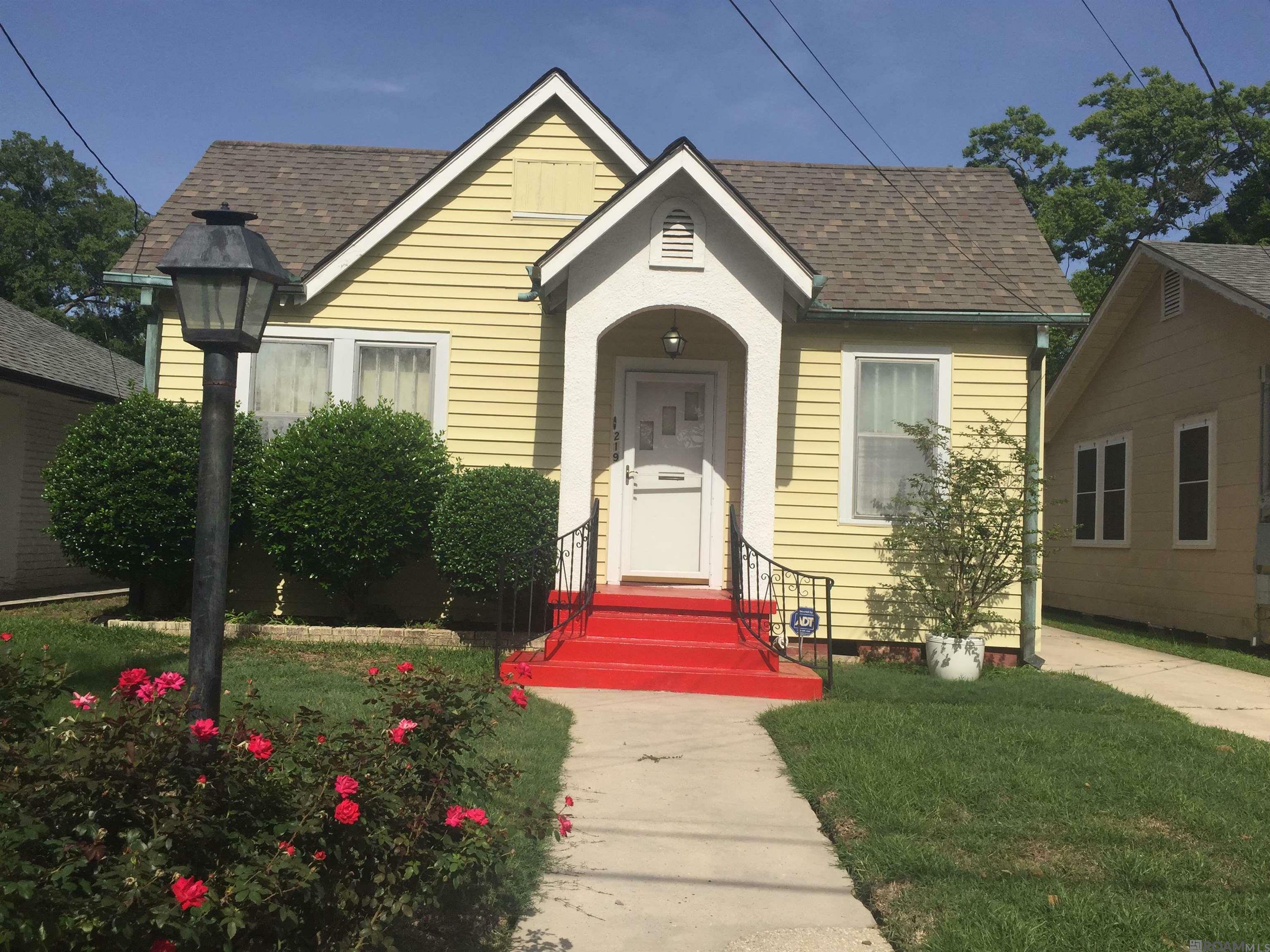 Property Photo:  219 Westmoreland Dr  LA 70806 