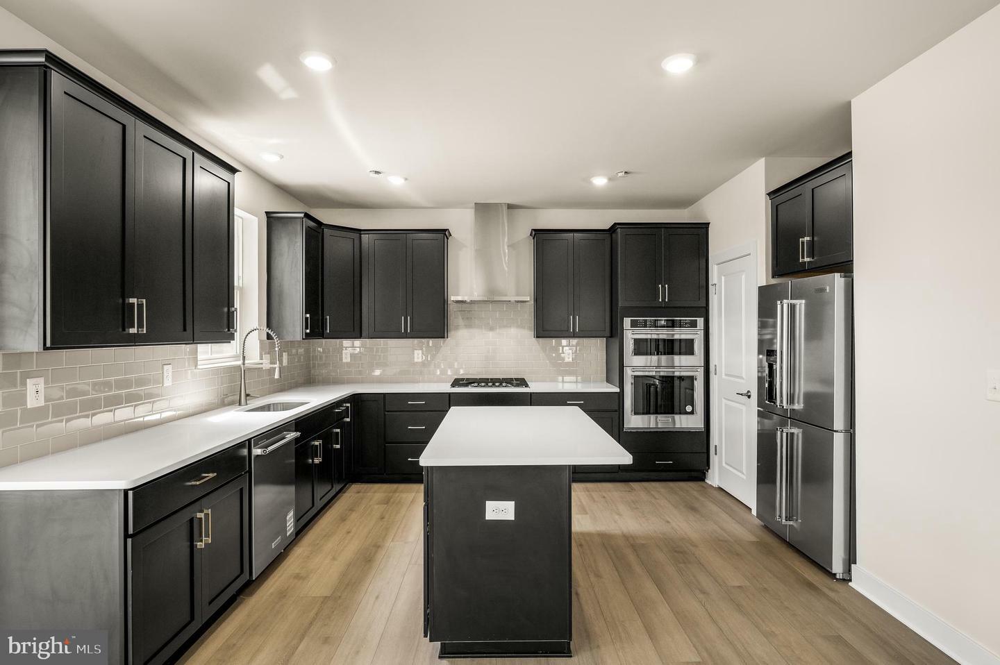 Property Photo: 164 Steiner Way PA 18074