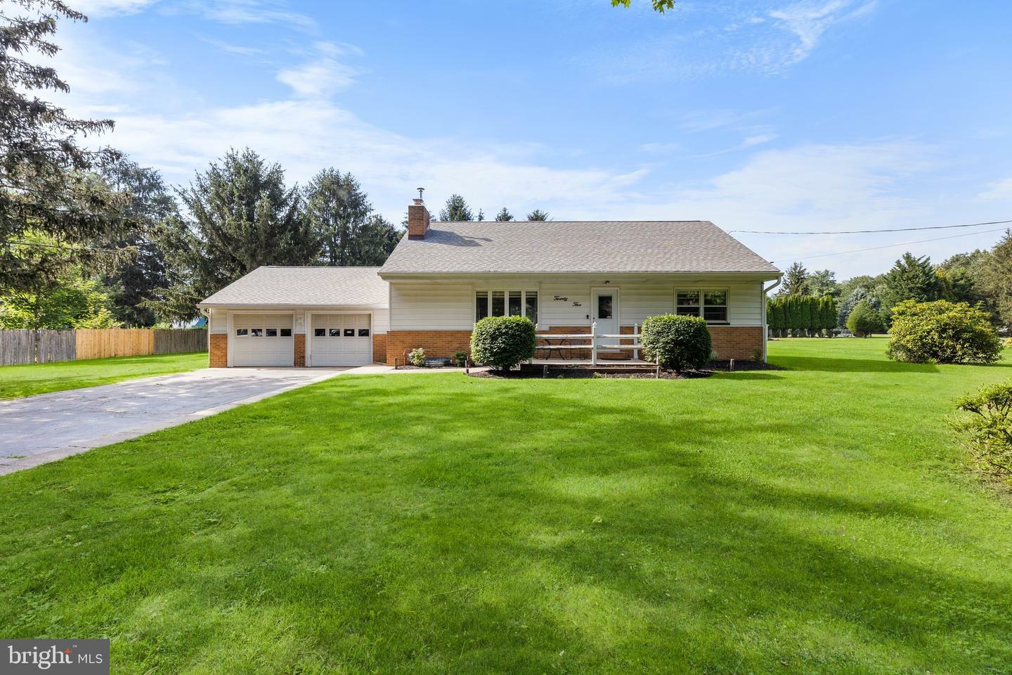 25 Tindall Road  Robbinsville NJ 08691 photo