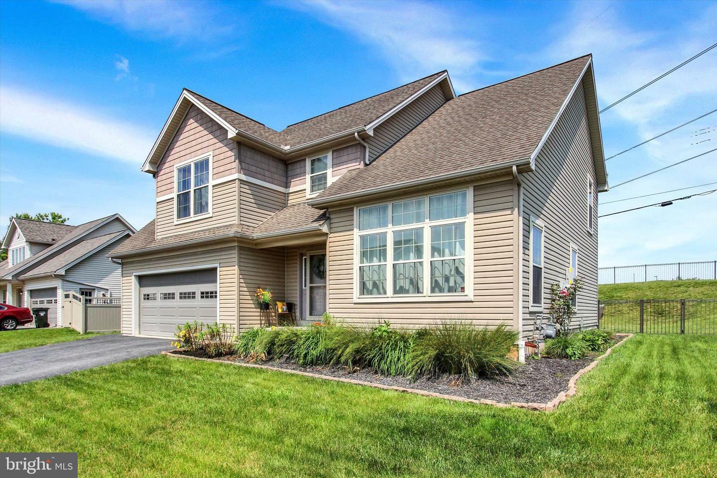 Property Photo: 305 Old Stone Way PA 17406