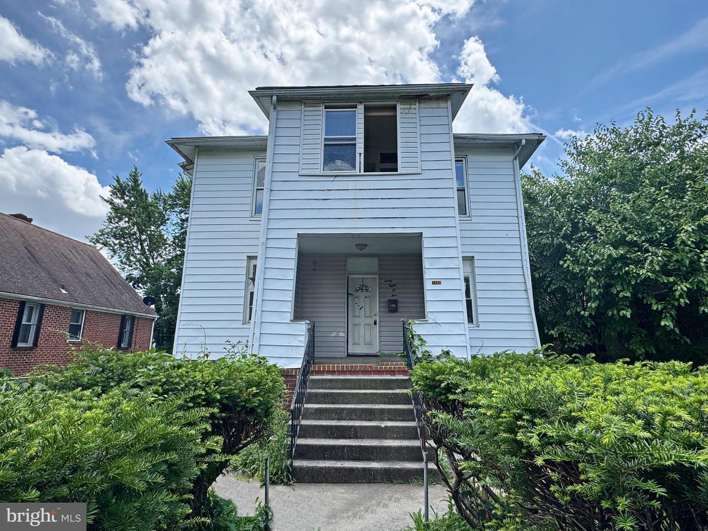 Property Photo:  2805 Oakley Avenue  MD 21215 