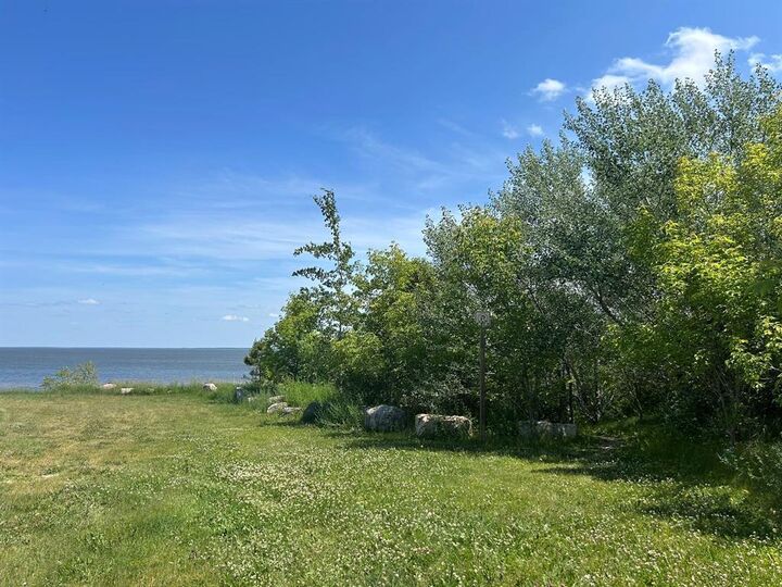 Property Photo: 57 Heathwood Drive MB R0E 2A0