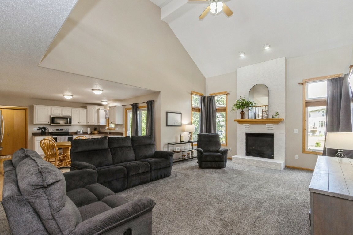 Property Photo: 6416 Windy Meadow Lane NE IA 52411