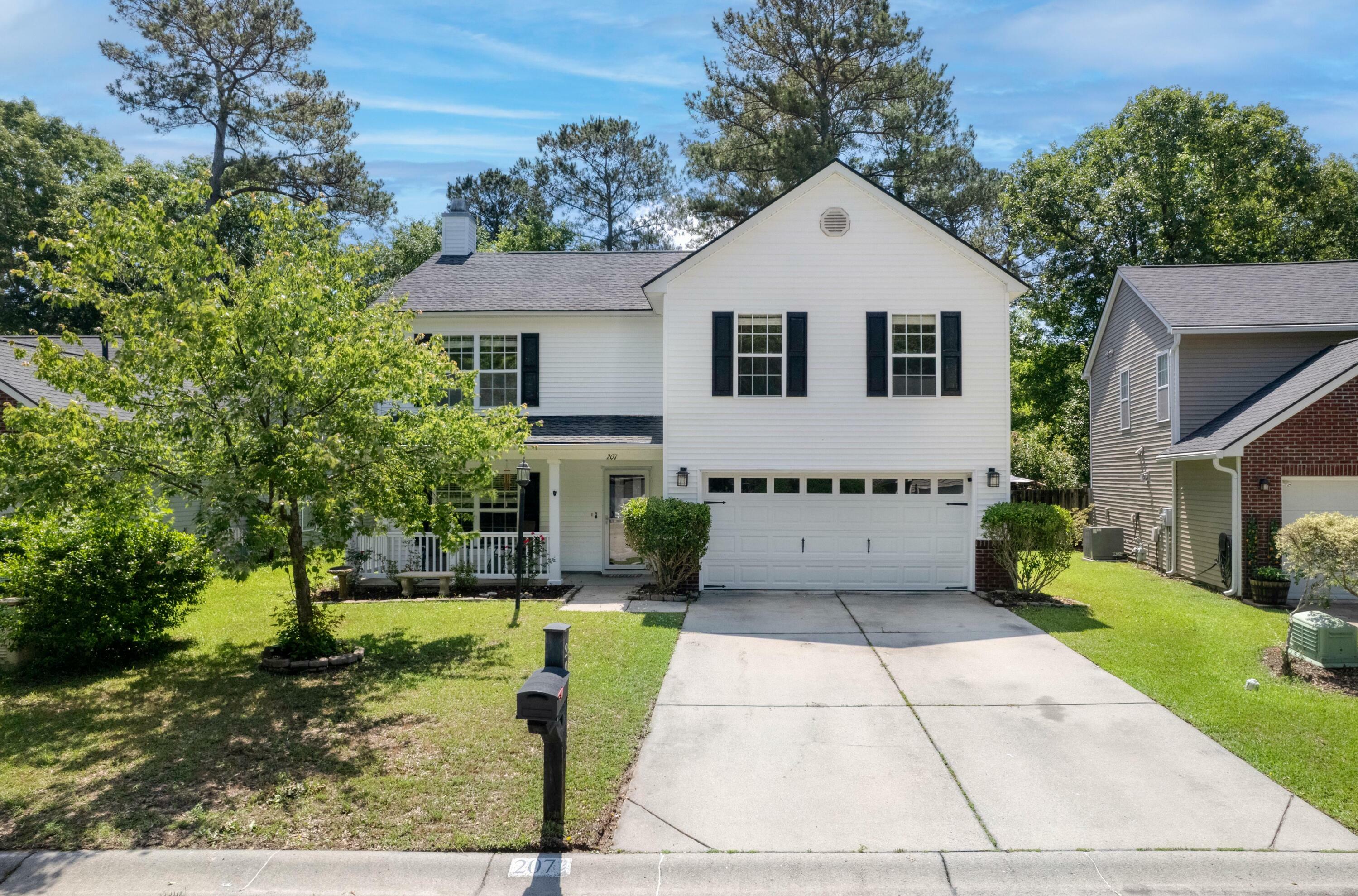 Property Photo: 207 Breckingridge Drive SC 29456