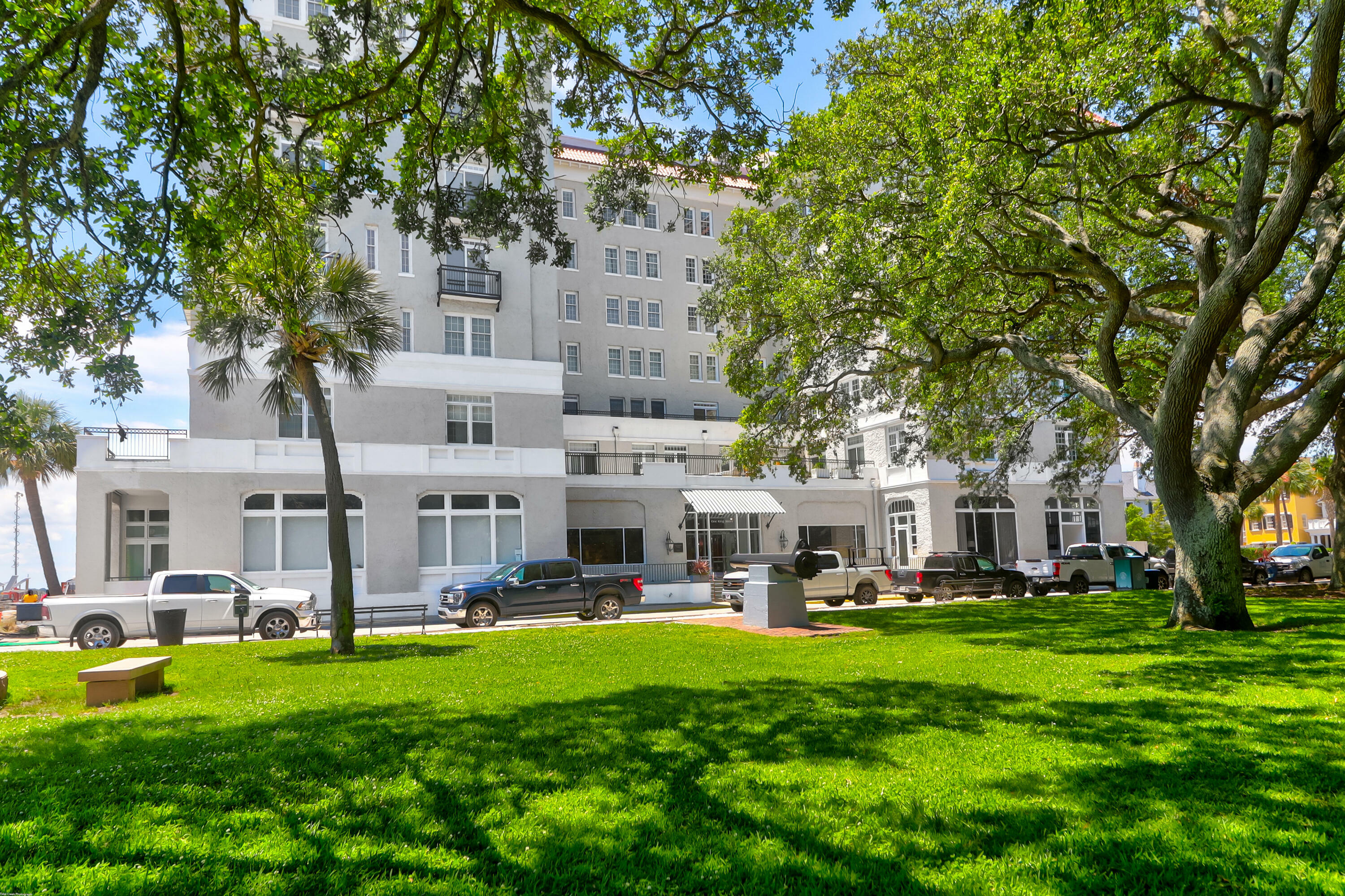 Property Photo: 1 King # 702 SC 29401
