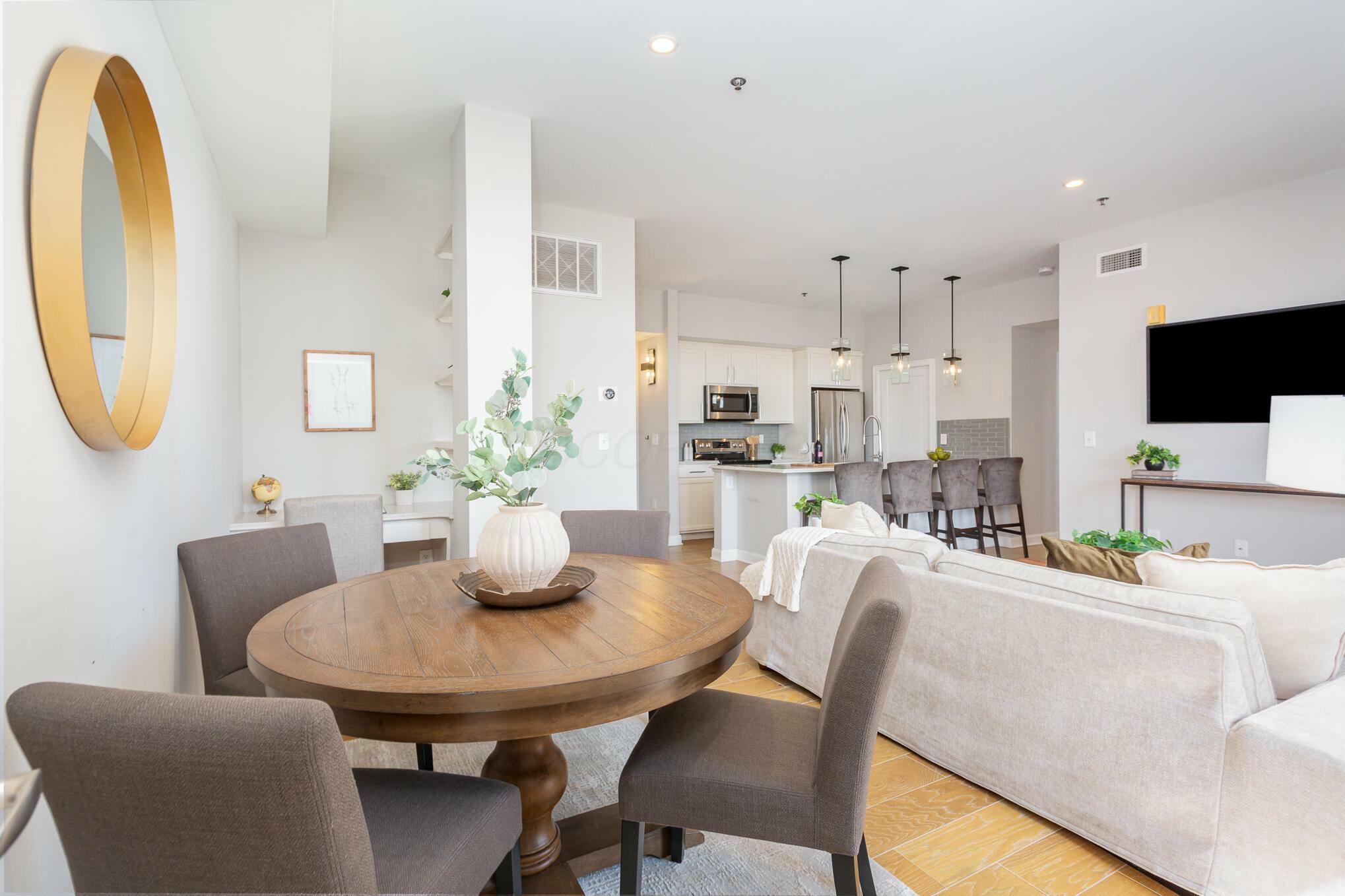 Property Photo: 825 N 4th Street OH 43215