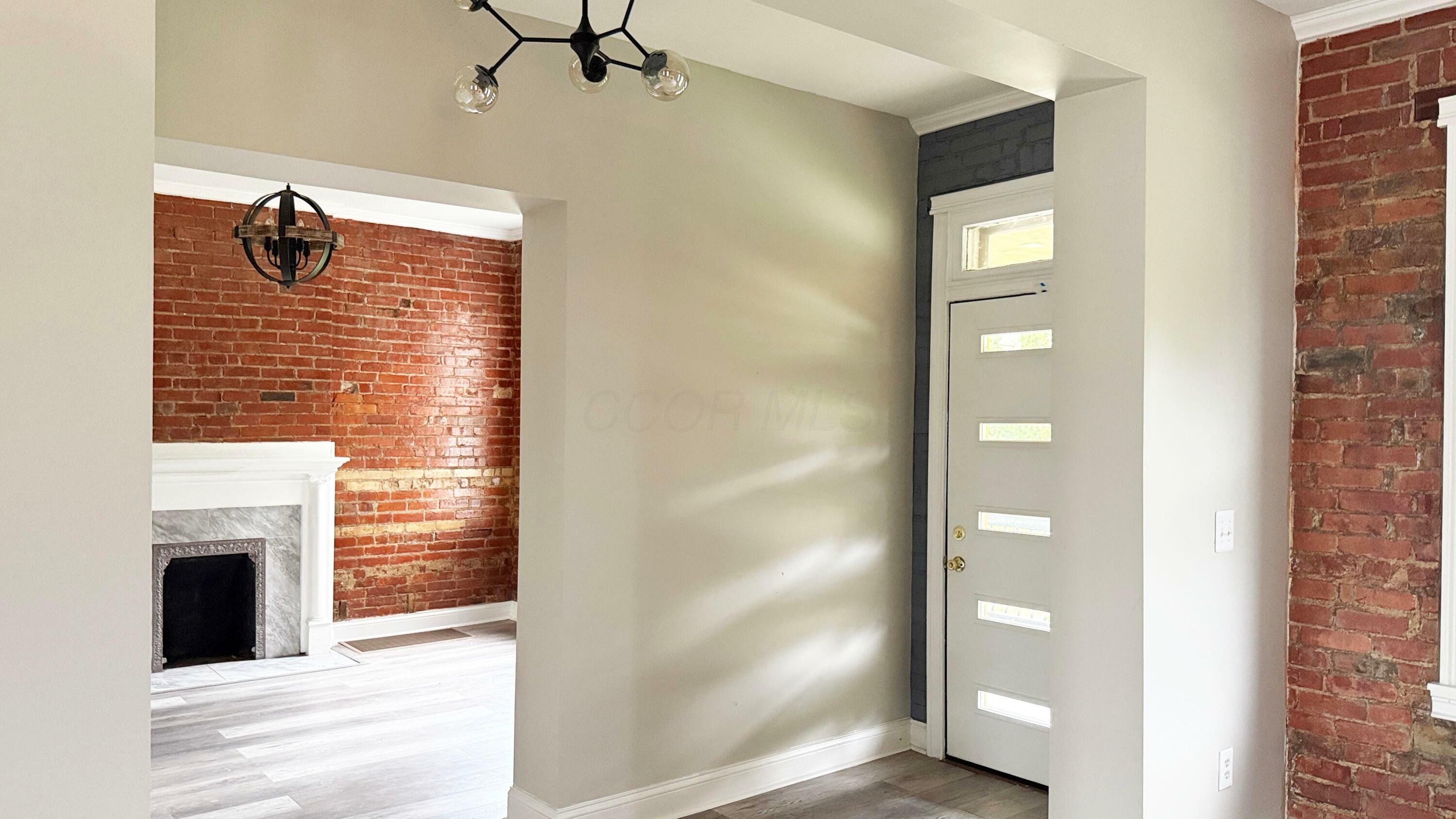 Property Photo: 1577 Richmond Avenue OH 43203