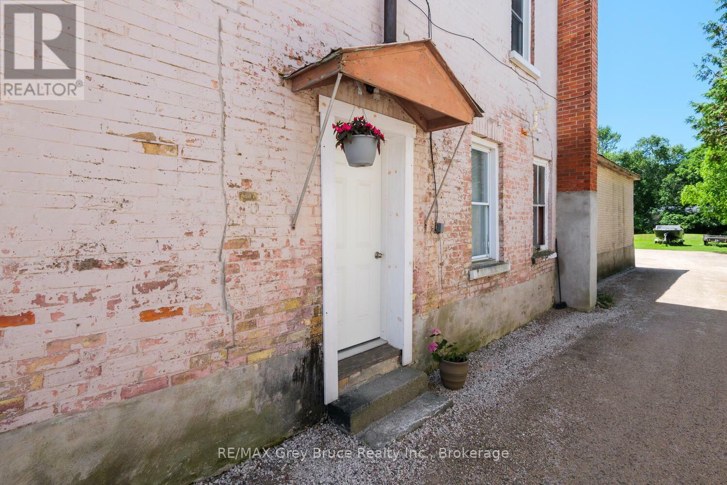 Property Photo:  502 Bruce Street  ON N0H 1P0 