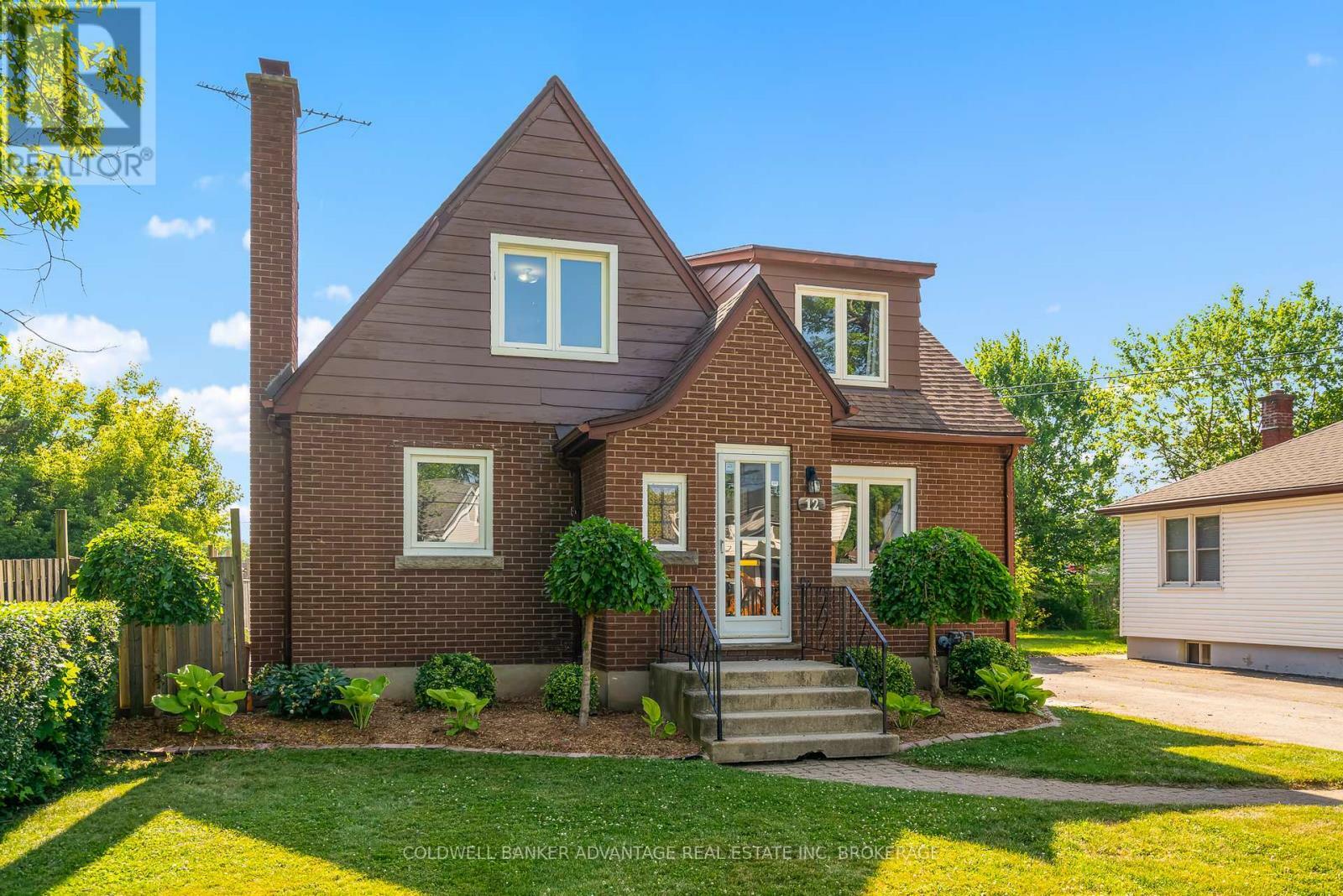 Property Photo: 12 Carlton Avenue ON L3C 1P9