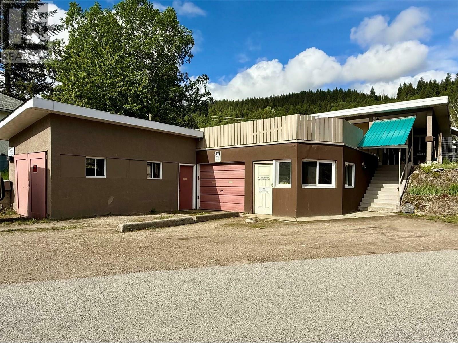 Property Photo: 714 12th Street BC V1N 2K3