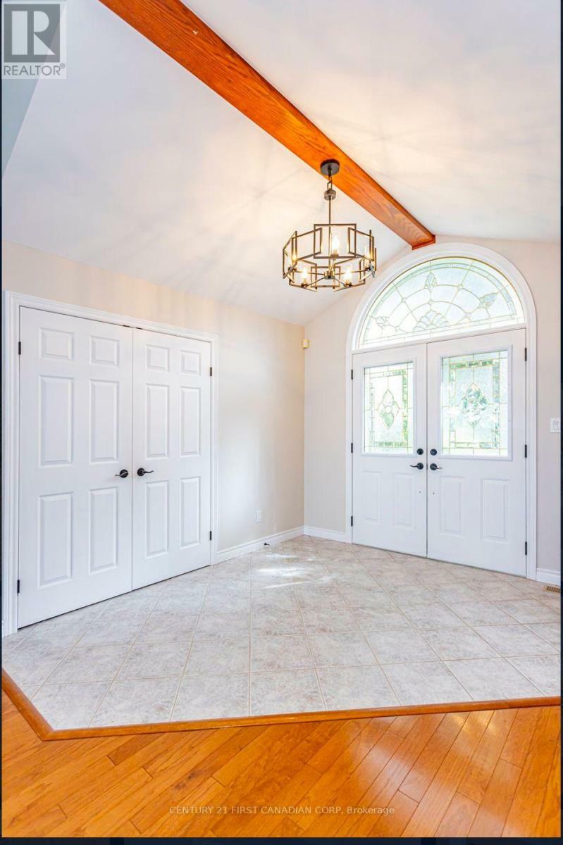 Photo de la propriété: 73411 Sandy Beach Road ON N0M 2T0