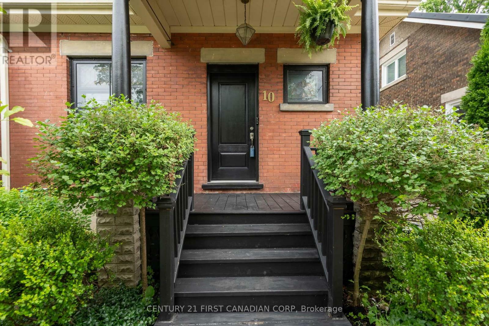 Property Photo: 10 Bellevue Avenue ON N6C 4A5