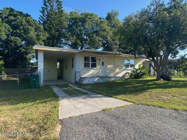 Property Photo: 264 Sherwood Lane FL 32117