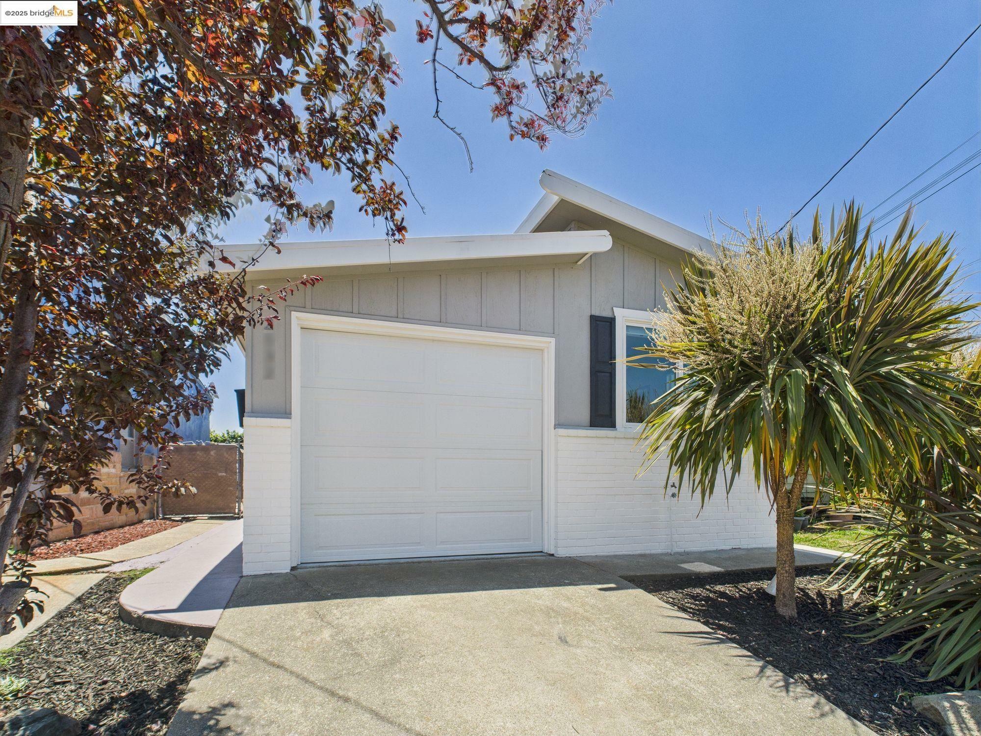 Property Photo: 2532 Lincoln Ave CA 94804