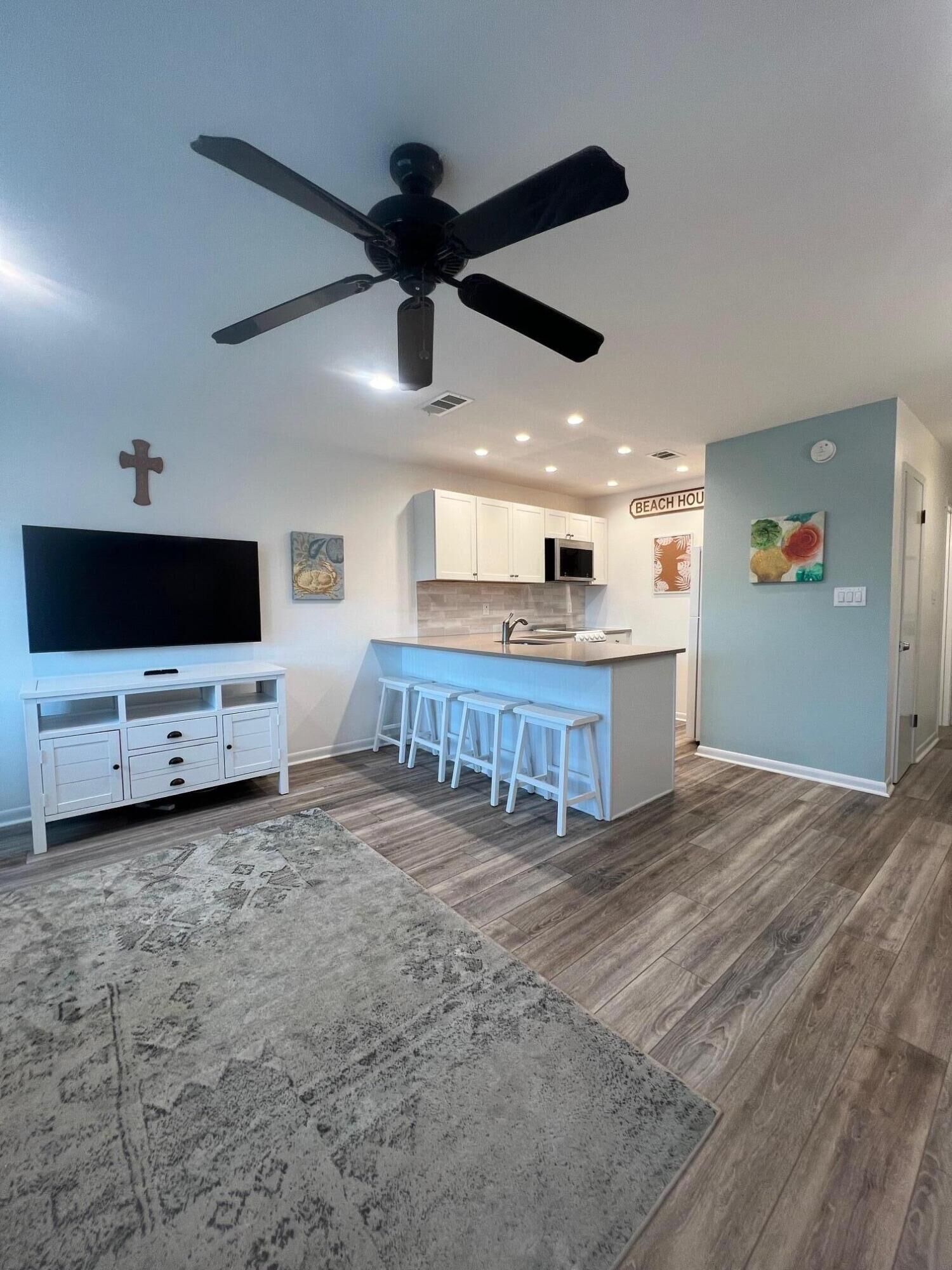 Property Photo: 3605 E County Highway 30A 227 FL 32459