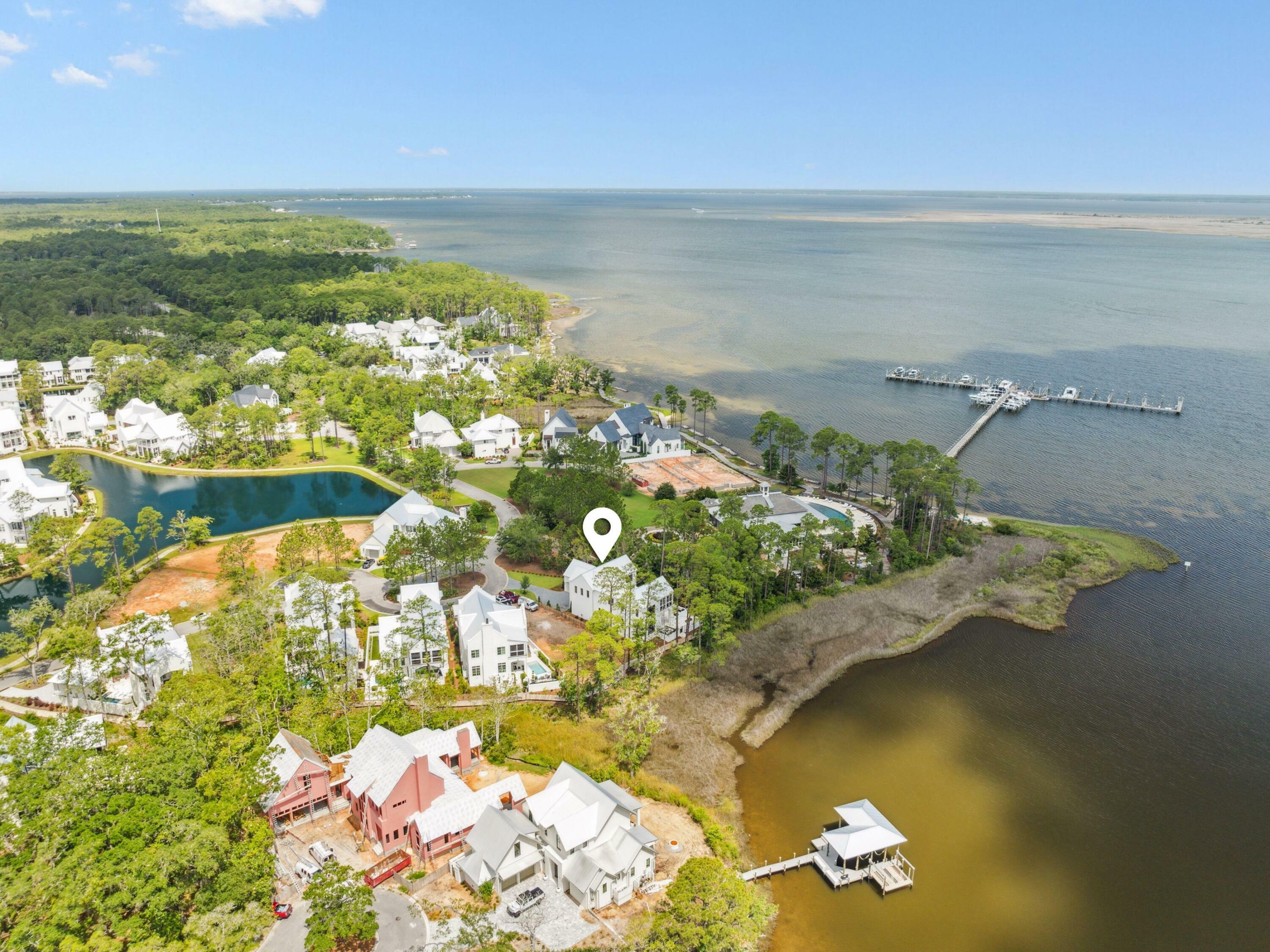 Property Photo: 255 Churchill Oaks Dr FL 32459