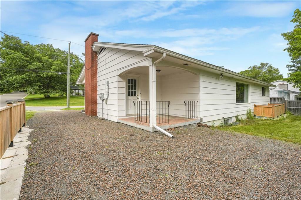 Photo de la propriété: 307 Kings College Road NB E3B 2E6