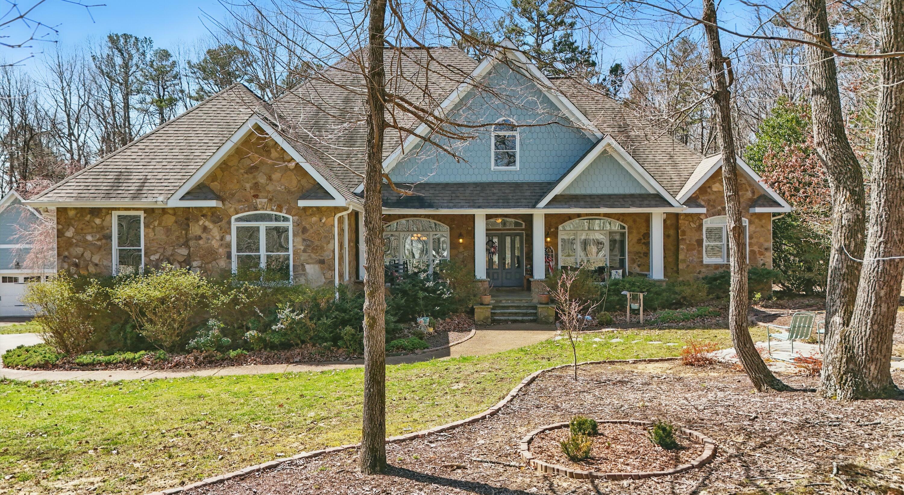 Property Photo: 50 E Horseshoe Bend Road E TN 37377