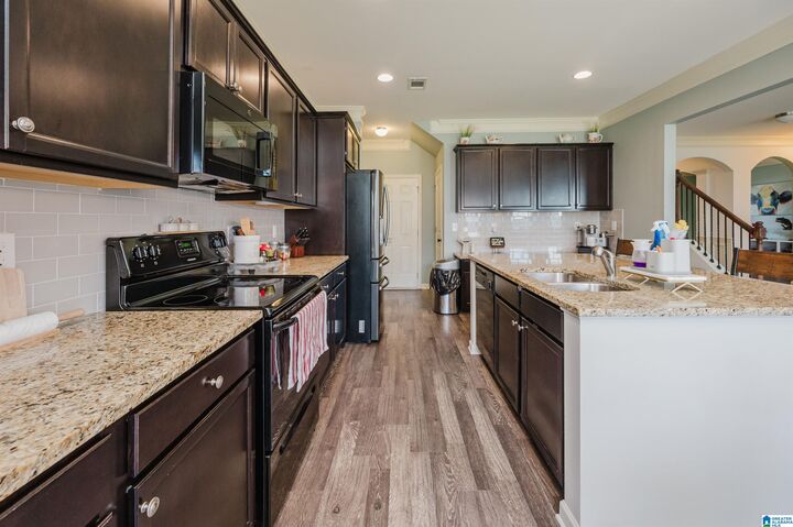 Property Photo: 7023 Kensington Avenue AL 35040