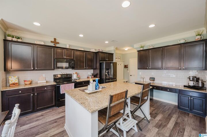 Property Photo:  7023 Kensington Avenue  AL 35040 