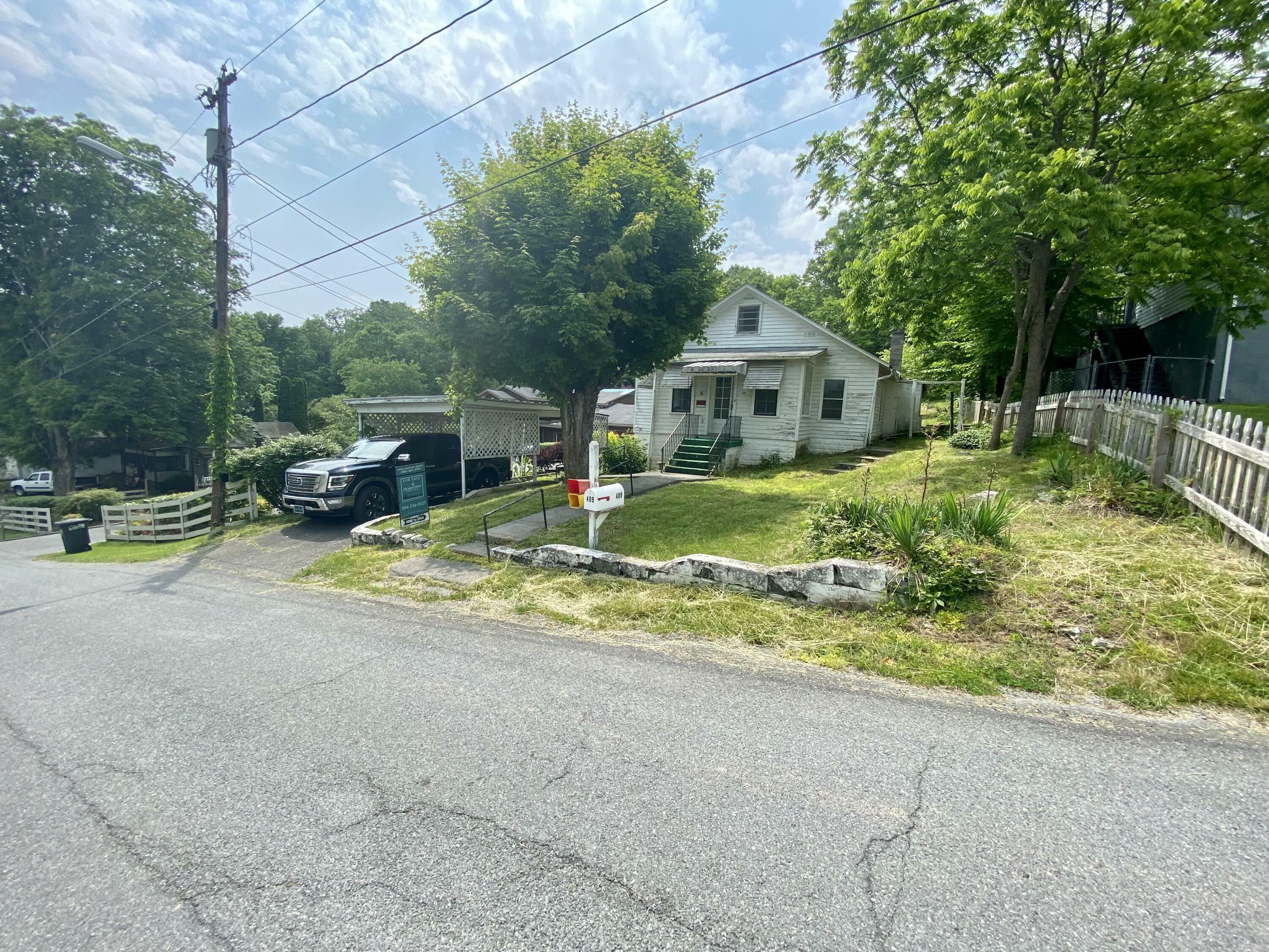409 Maple St  Lewisburg WV 24901 photo