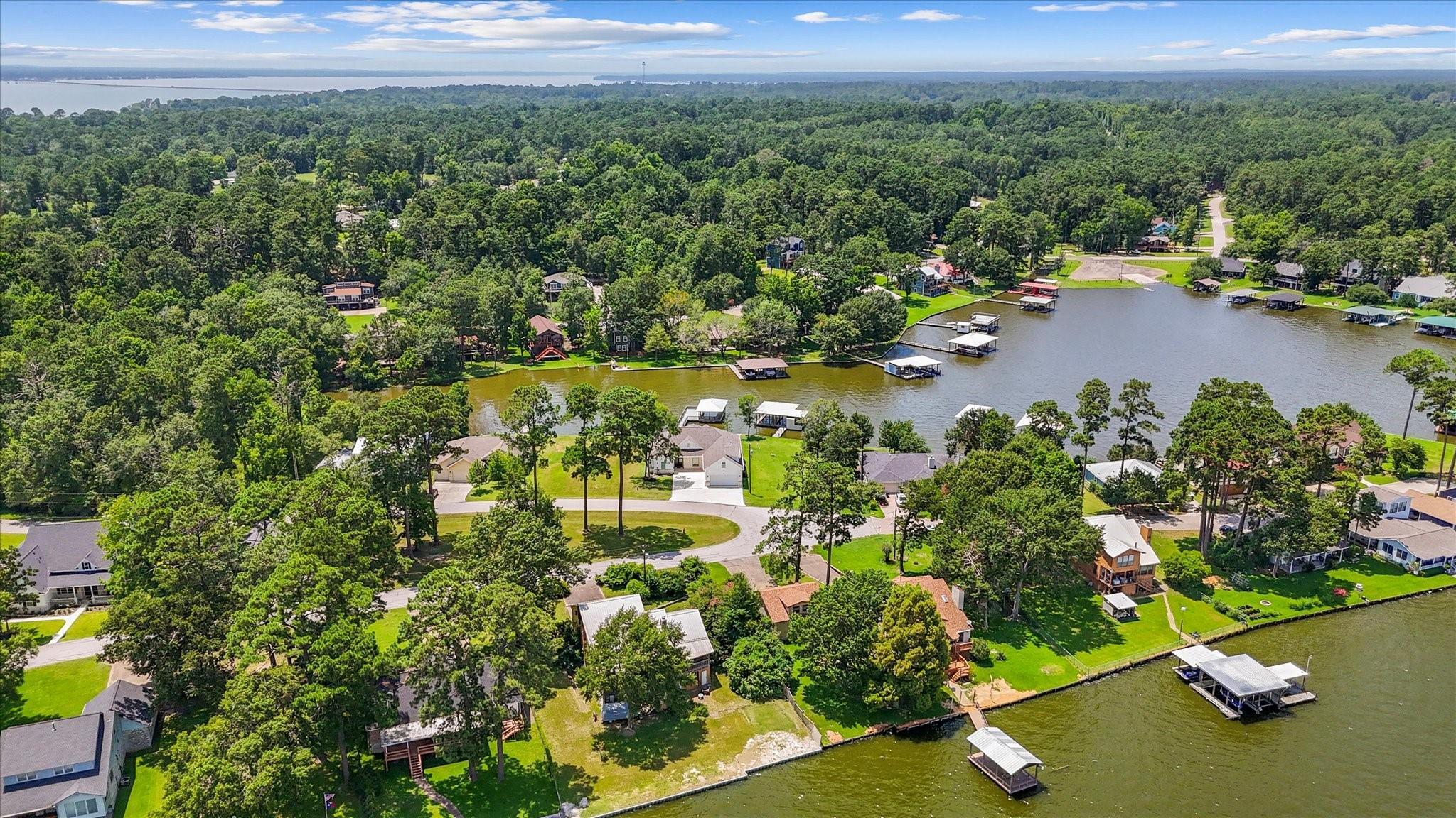 Property Photo: 305 Twin Magnolia TX 77360