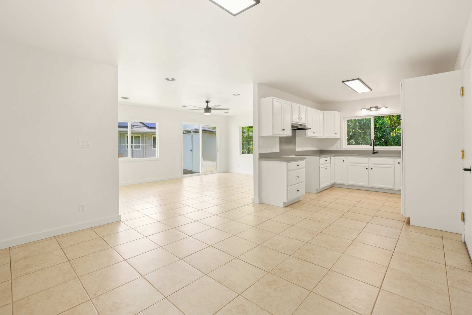 Property Photo: 387 Miulana Pl HI 96746