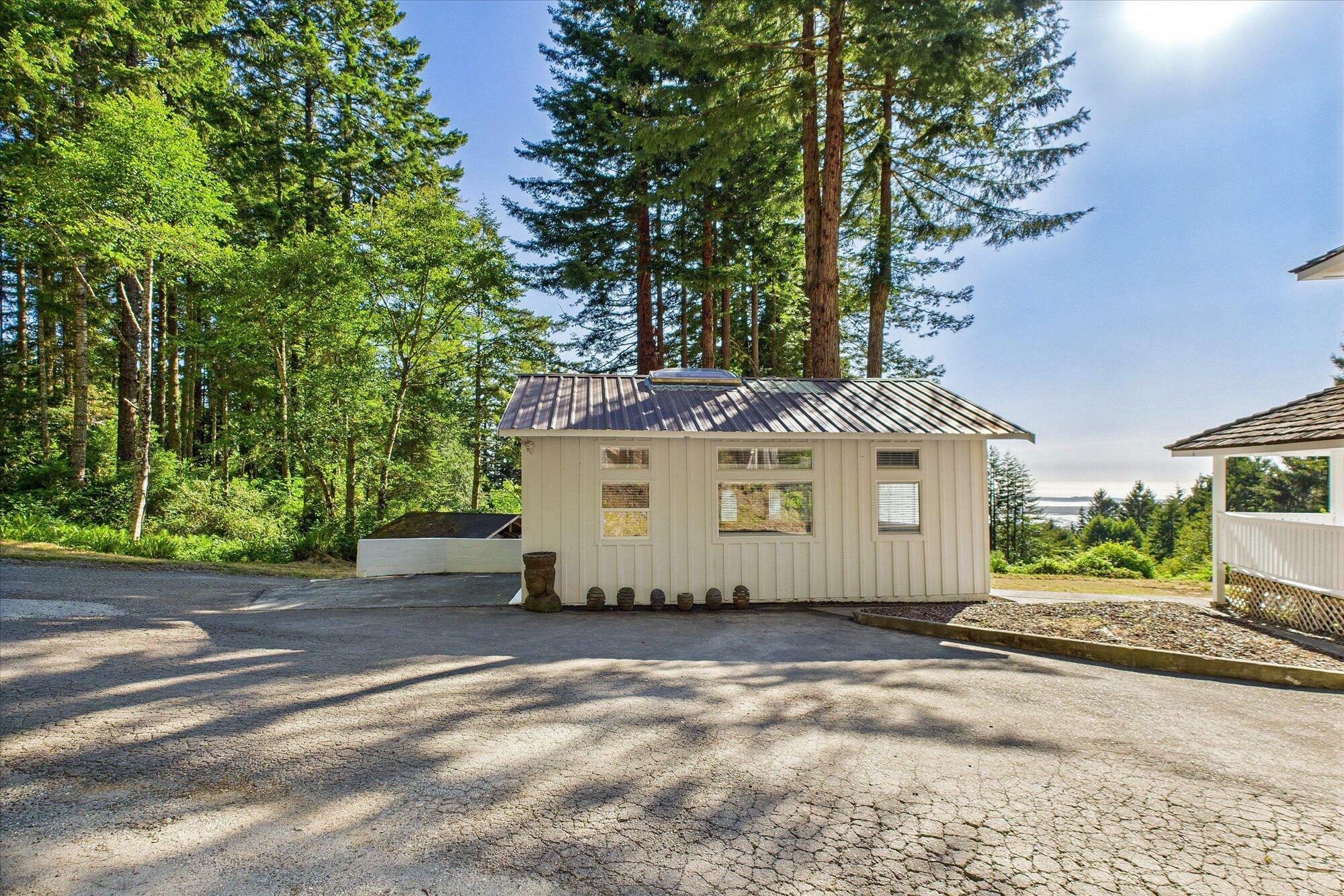 Property Photo:  2765 Fickle Hill Road  CA 95521 