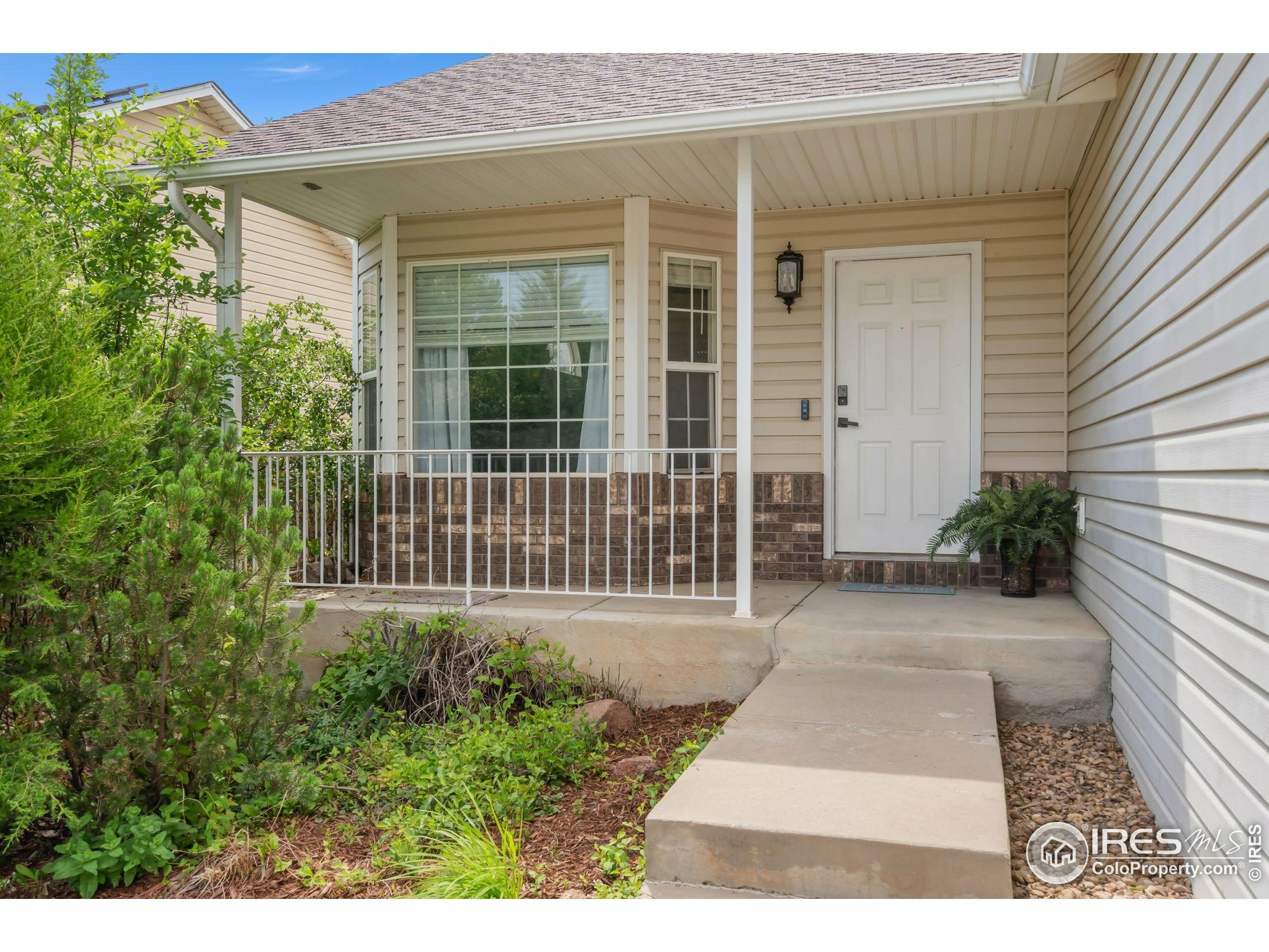 Property Photo: 410 Norwood Ct CO 80550