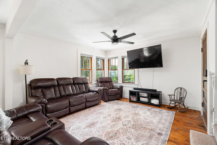 Property Photo: 7724 Hodges Ferry Road TN 37920