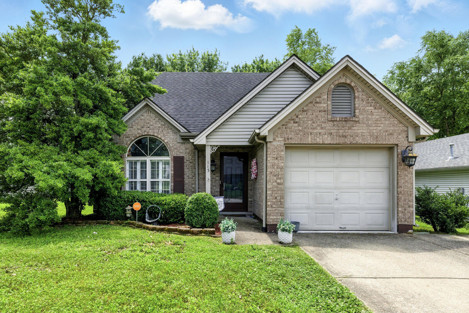 Property Photo:  115 W Chopin Way  KY 40324 