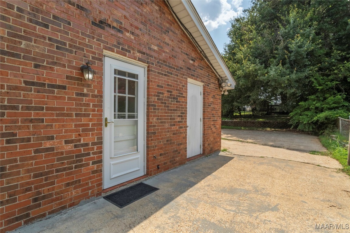Property Photo: 1219 Hillman Street AL 36109