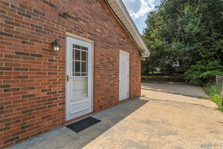 Property Photo:  1219 Hillman Street  AL 36109 