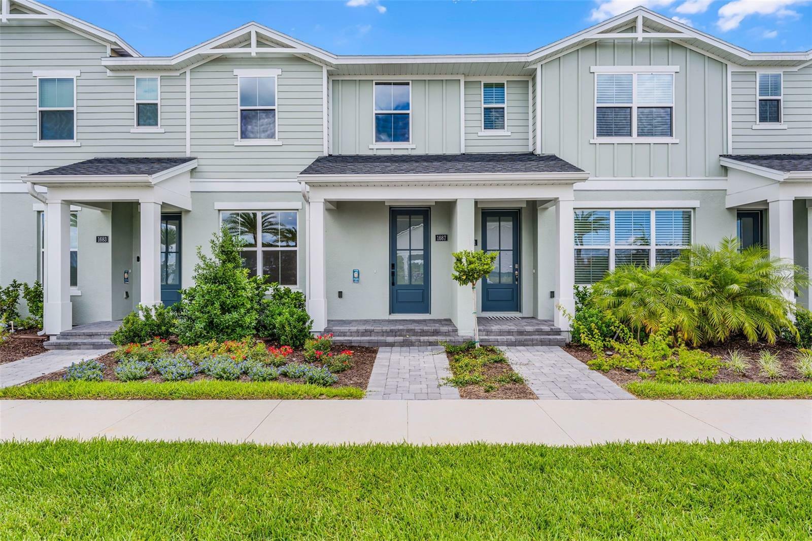 Property Photo: 1687 Eaglehurst Lane FL 32703