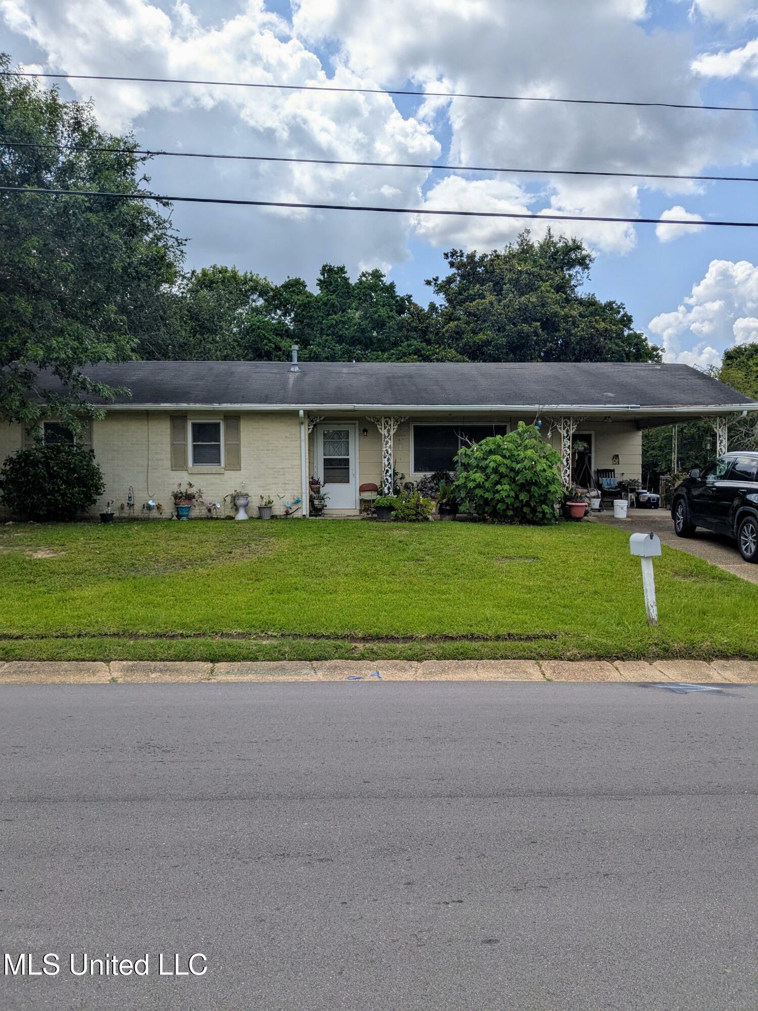 Property Photo: 301 N Wilson Boulevard MS 39503