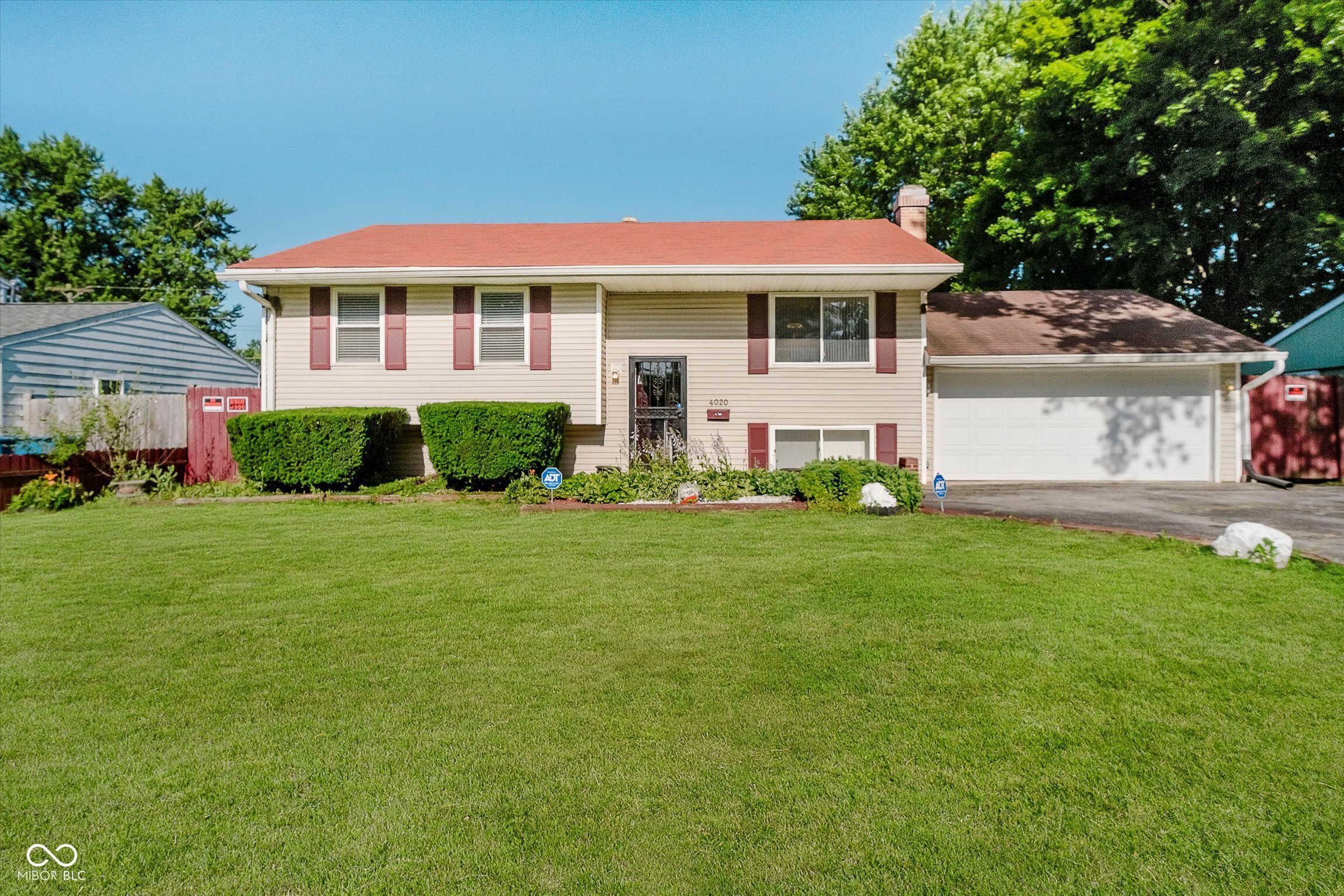 4020 Eisenhower Drive  Indianapolis IN 46254 photo
